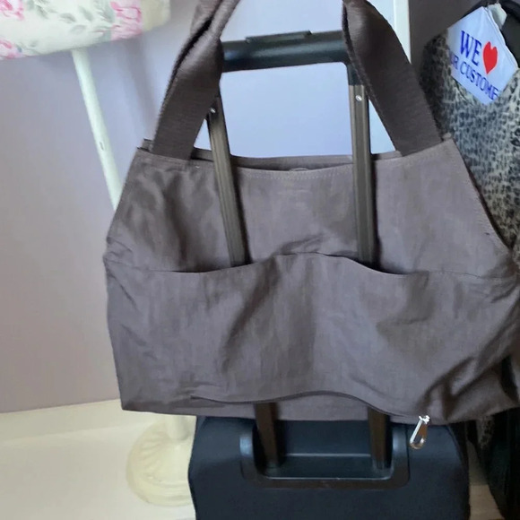 Baggallini brown lightweight shoulder bag - Picture 10 of 10